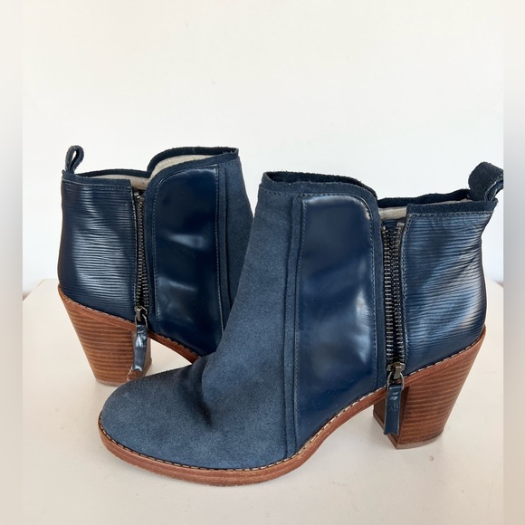Matt Bernson 'Holt' Side Zip Suede Ankle Boots Booties in Navy, size 10M - Picture 8 of 14
